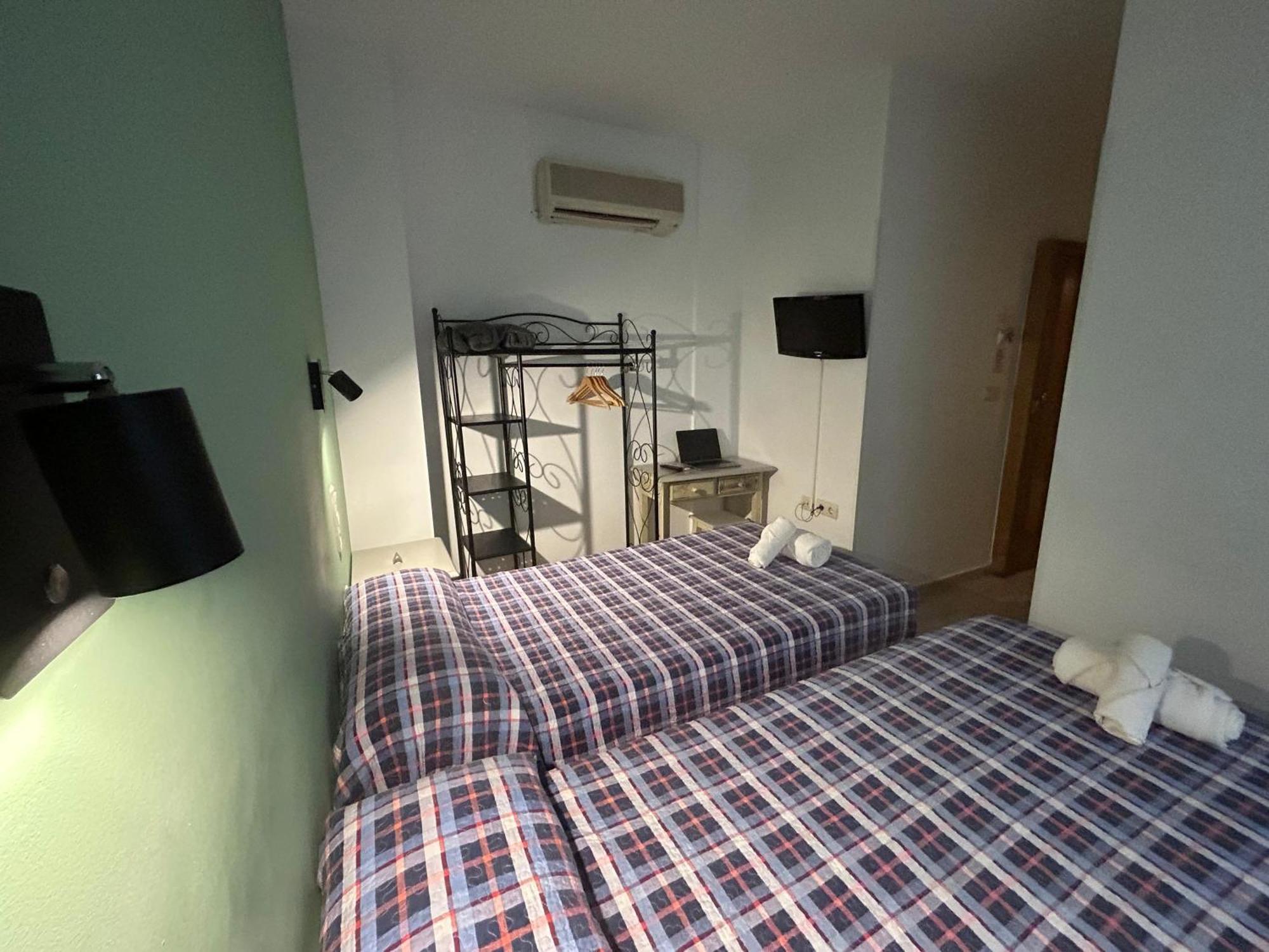 Hostal El Olivo グラナダ エクステリア 写真