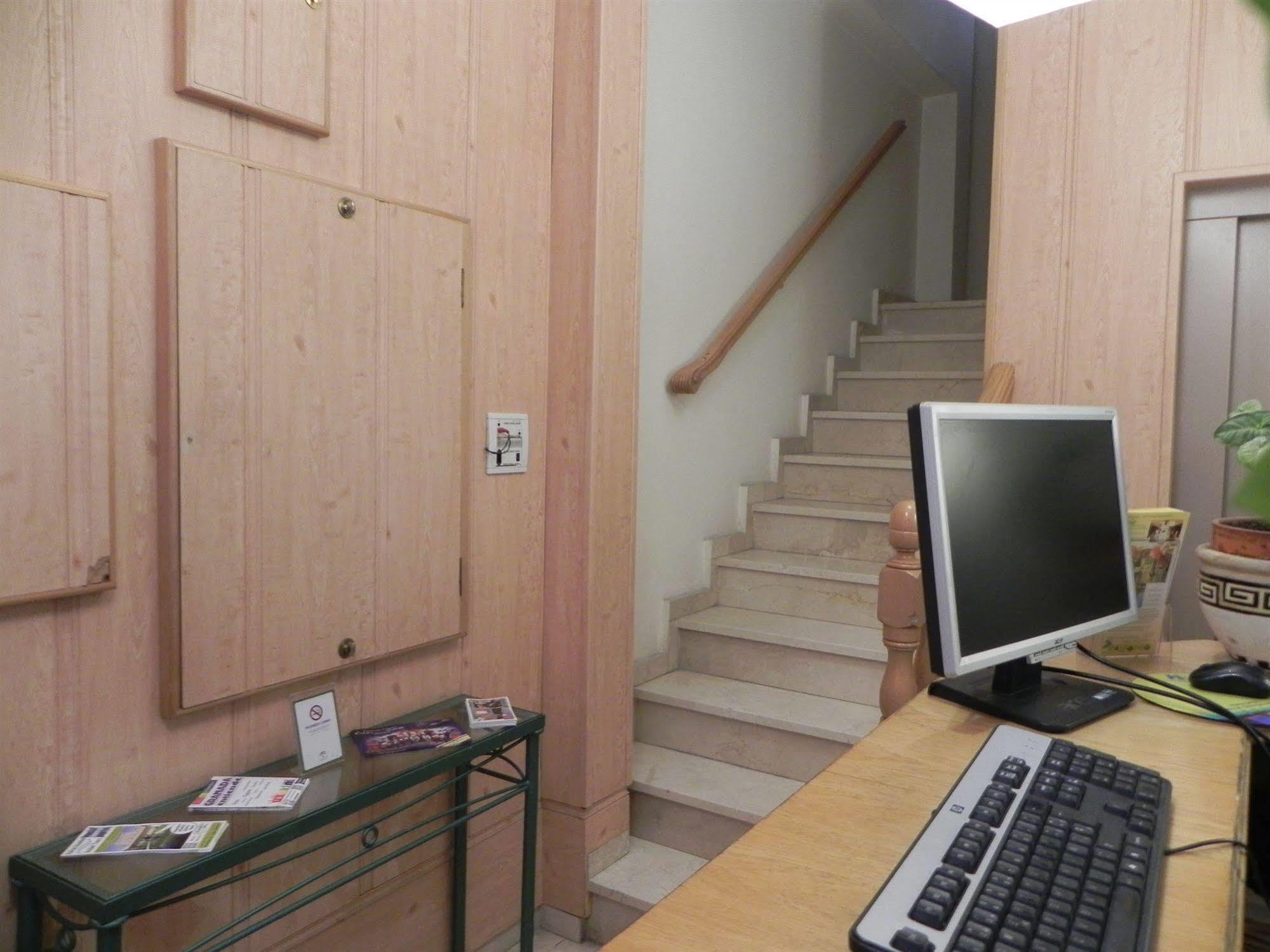 Hostal El Olivo グラナダ エクステリア 写真